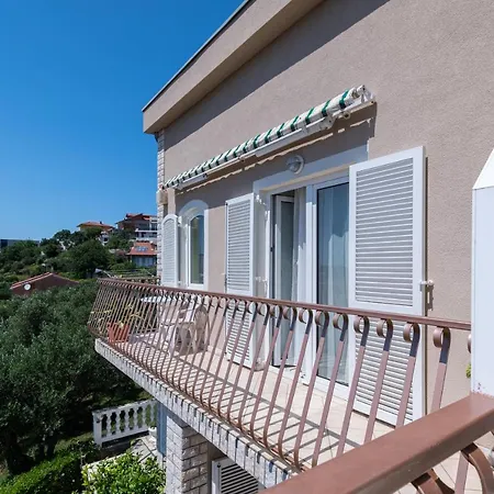 With Parking Space Rab - 14120 Palit