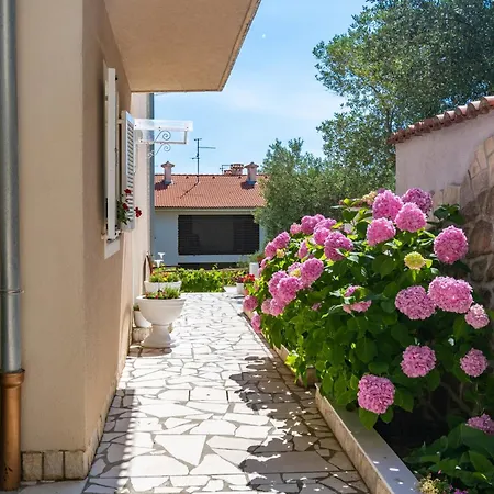 With Parking Space Rab - 14120 Palit