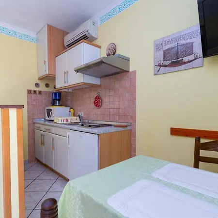 Apartment With A Parking Space Rab - 14120 Palit