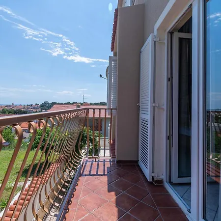 With Parking Space Rab - 14120 Apartmán