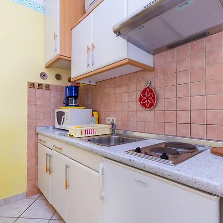 Apartment With Parking Space Rab - 14120 *