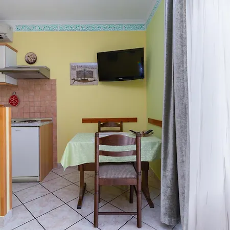 Apartment With Parking Space Rab - 14120 Palit