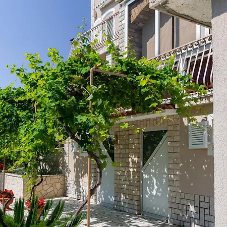 With Parking Space Rab - 14120 Apartmán New Translation