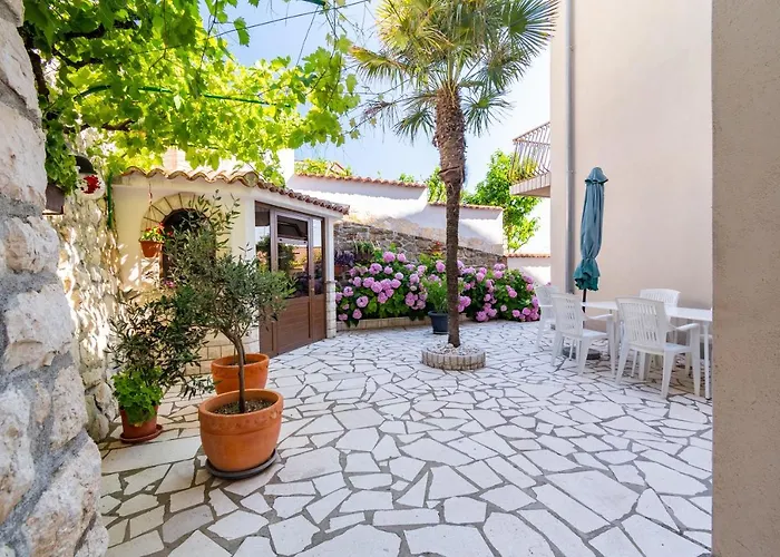 Apartmán With Parking Space Rab - 14120 *