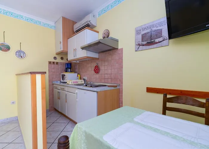 Apartmán With Parking Space Rab - 14120 New Translation