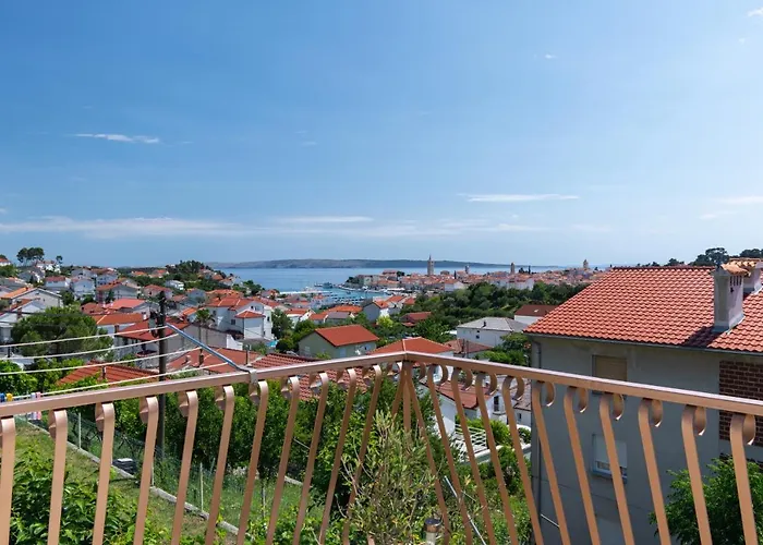 With Parking Space Rab - 14120 Apartmán