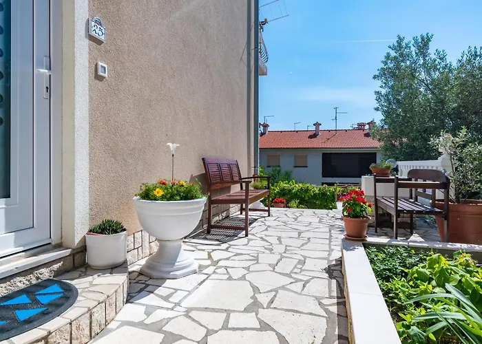 Apartmán With Parking Space Rab - 14120 New Translation