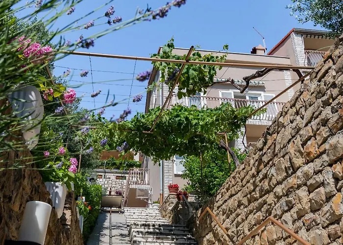 Apartmán With Parking Space Rab - 14120 New Translation